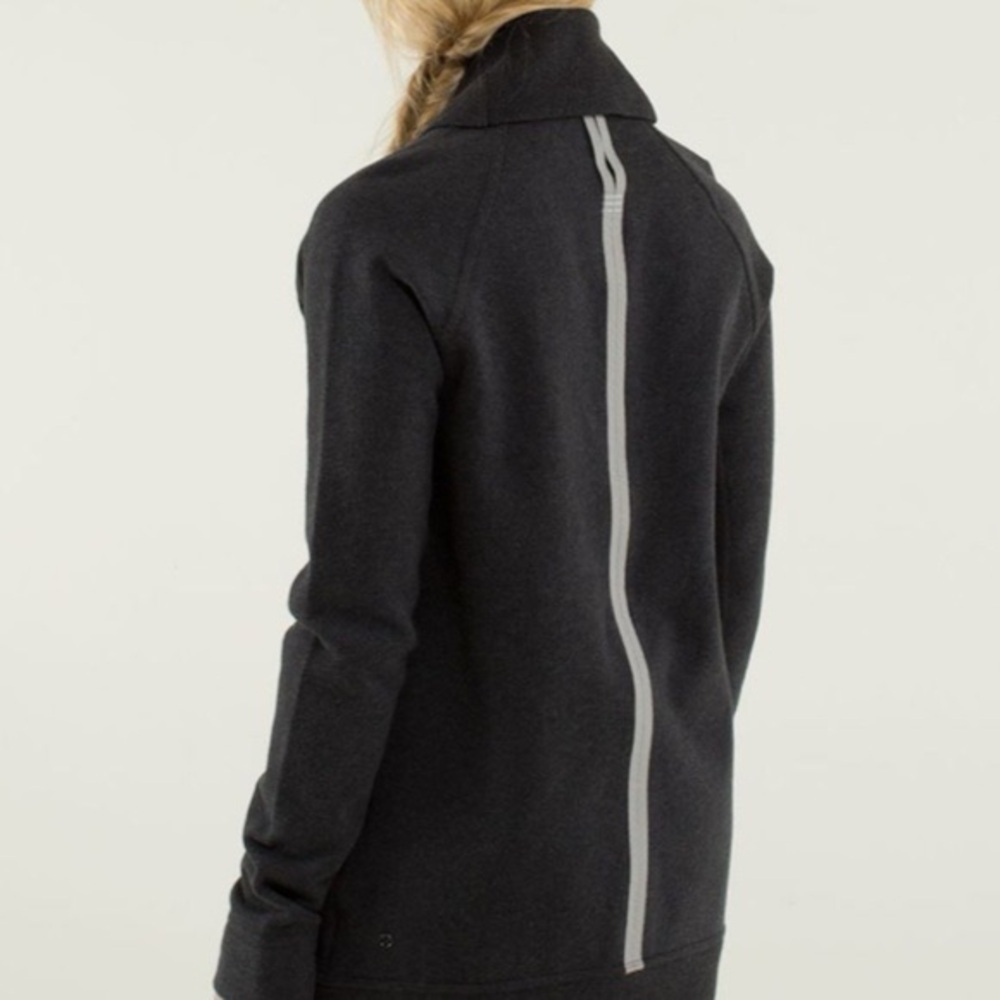 Lululemon Yin to my Yang Cardigan Size 4 - Picture 4 of 10